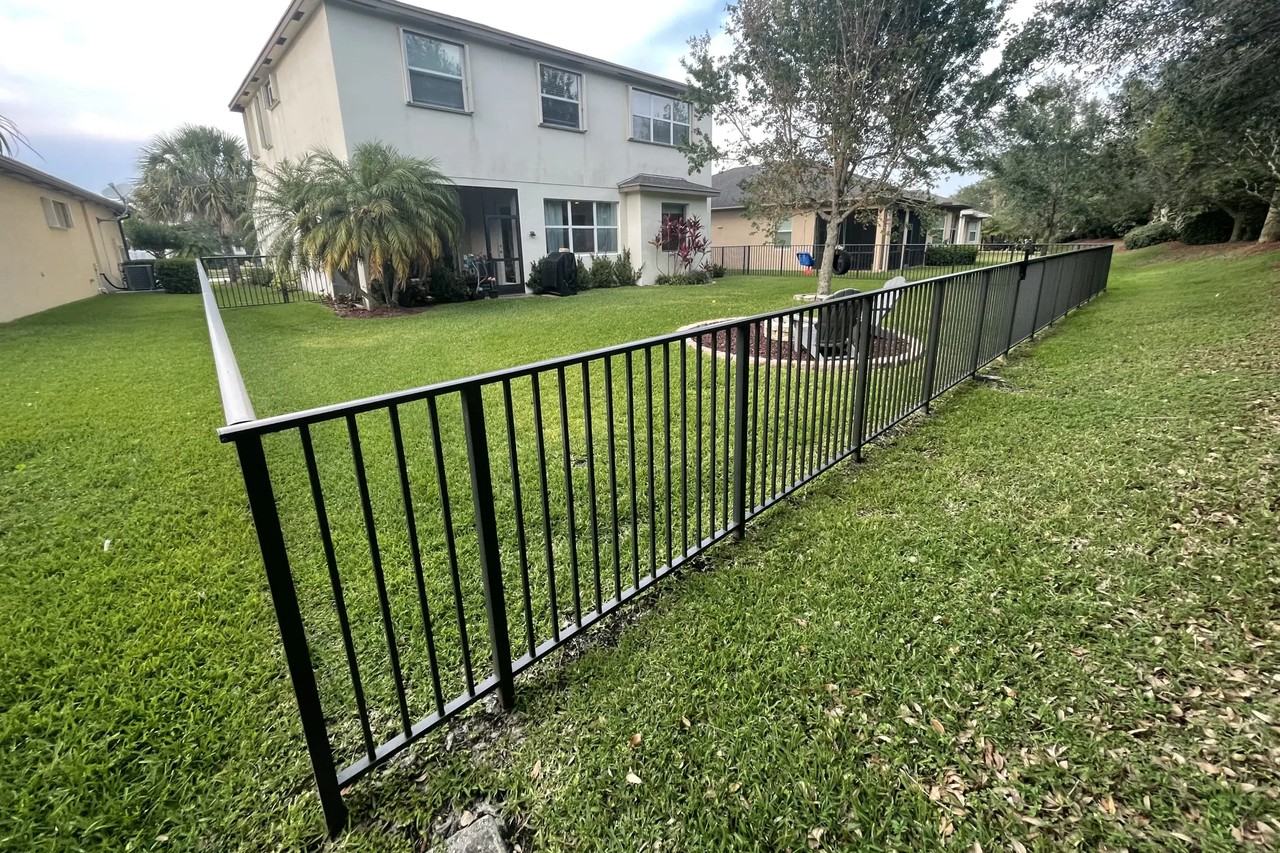 11931 Sw Crestwood Cir - Photo 3 of 17