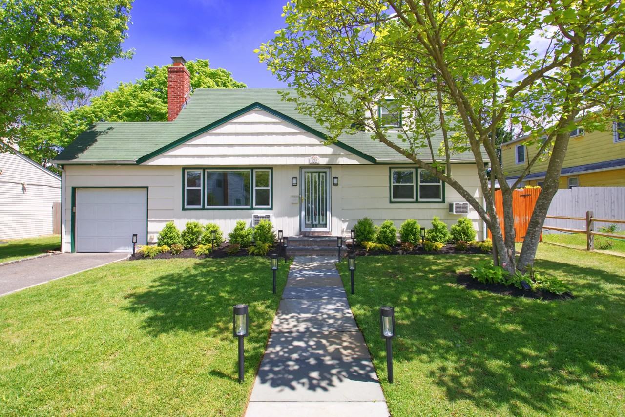 102 Radcliff Dr - Photo 2 of 31