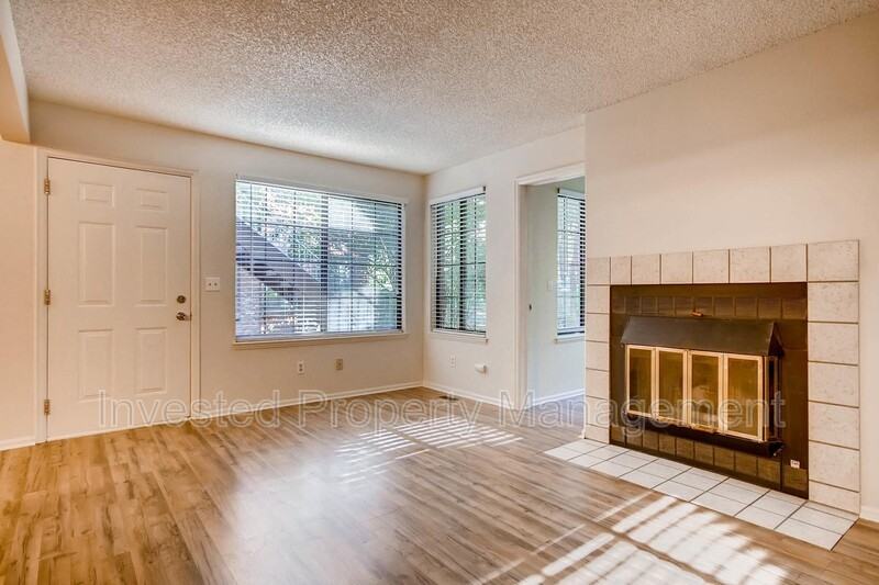 830 S Vance St #A - Photo 3 of 11