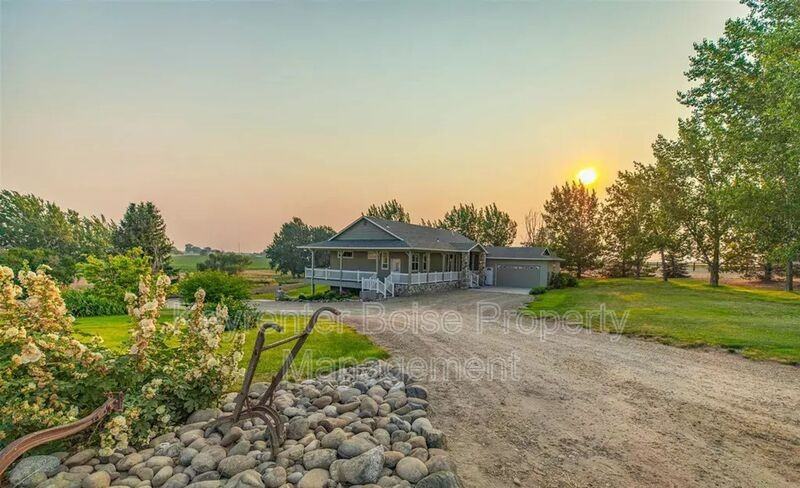 16453 Hollow Rd - Photo 2 of 3