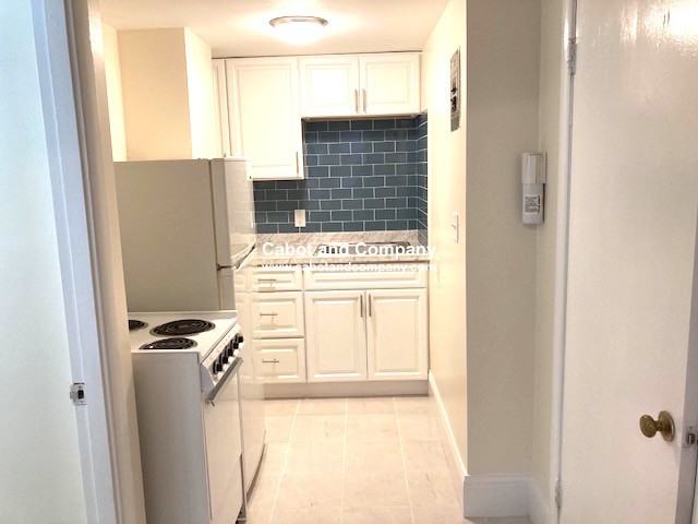 295 Newbury St #2 - Photo 5 of 10