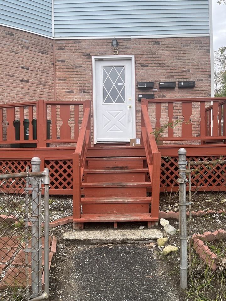 Webster Pl #1 - Photo 2 of 16