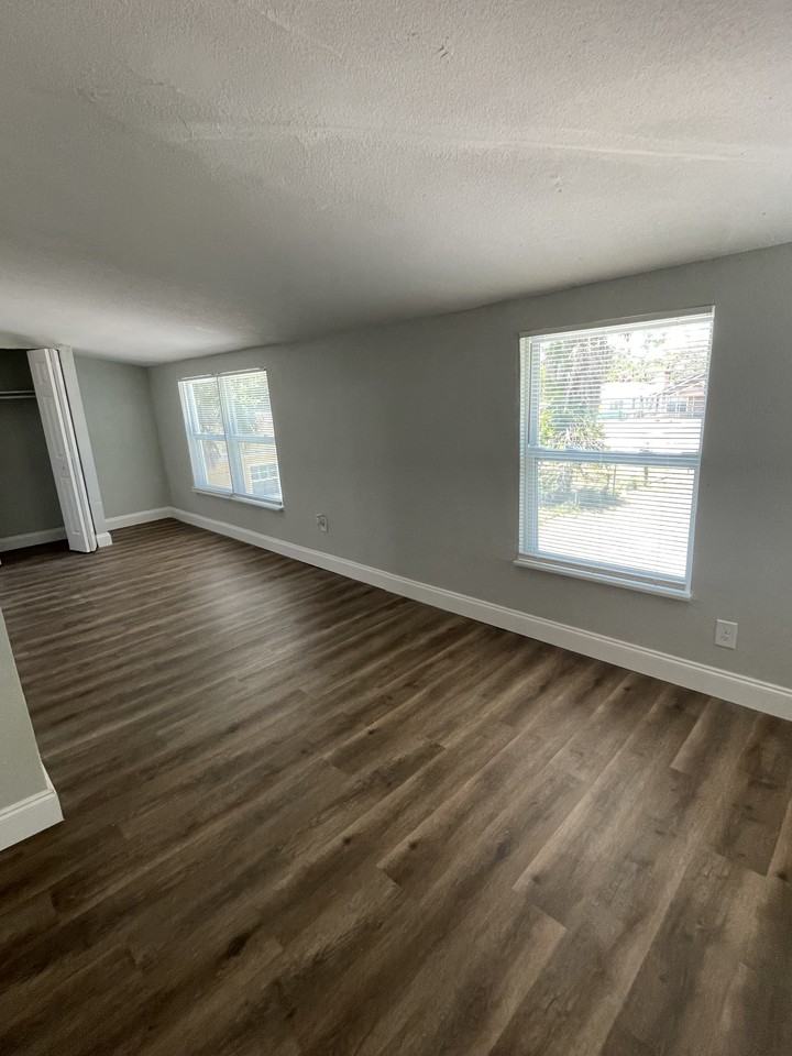 2624 13th Ave S - Photo 3 of 13