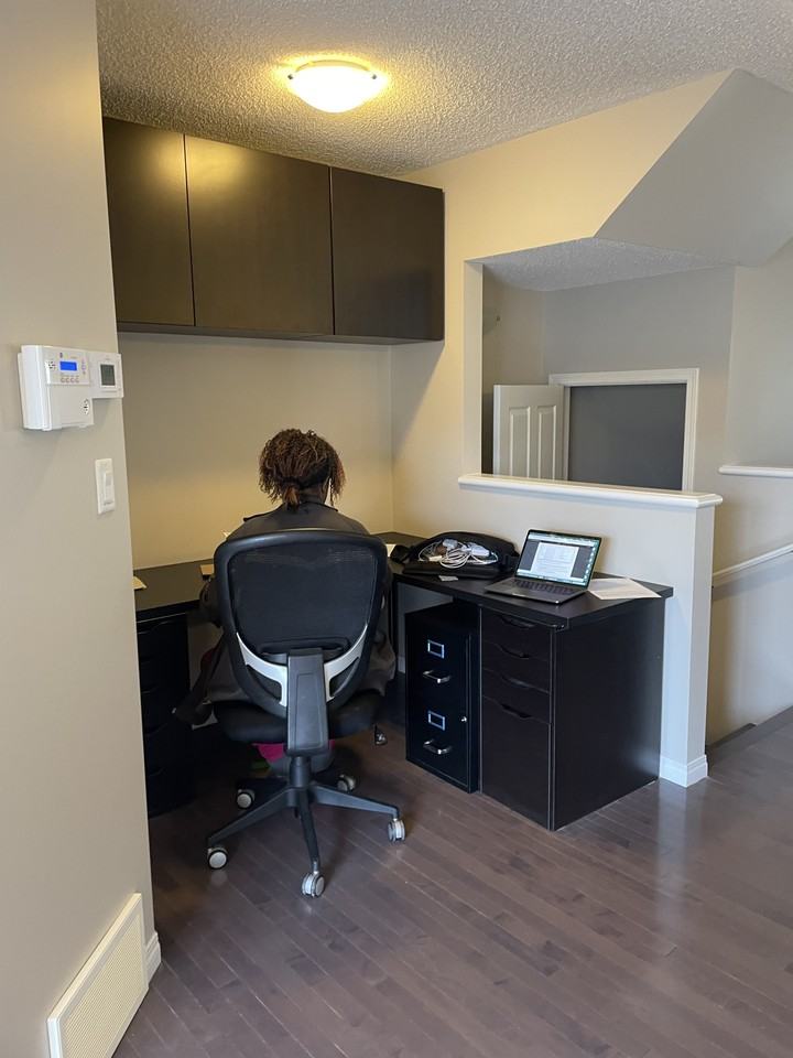 7218 22 Ave Sw - Photo 3 of 14