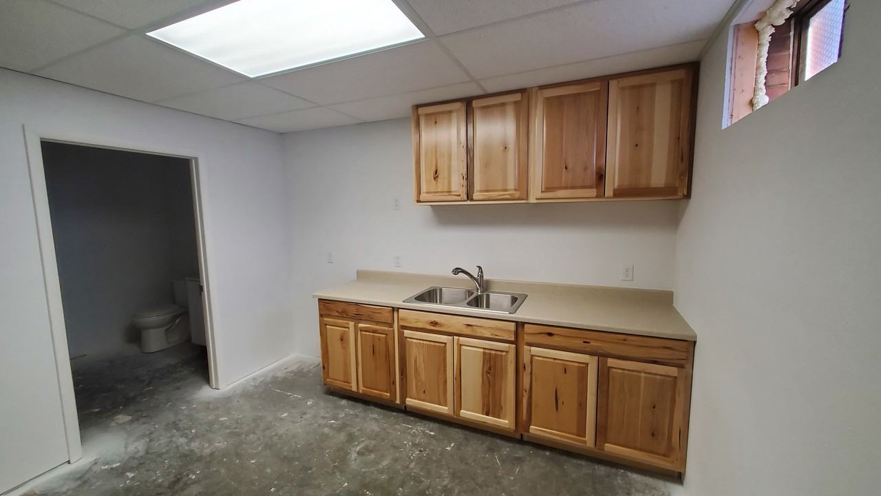 306 N Bent St #B - Photo 3 of 10