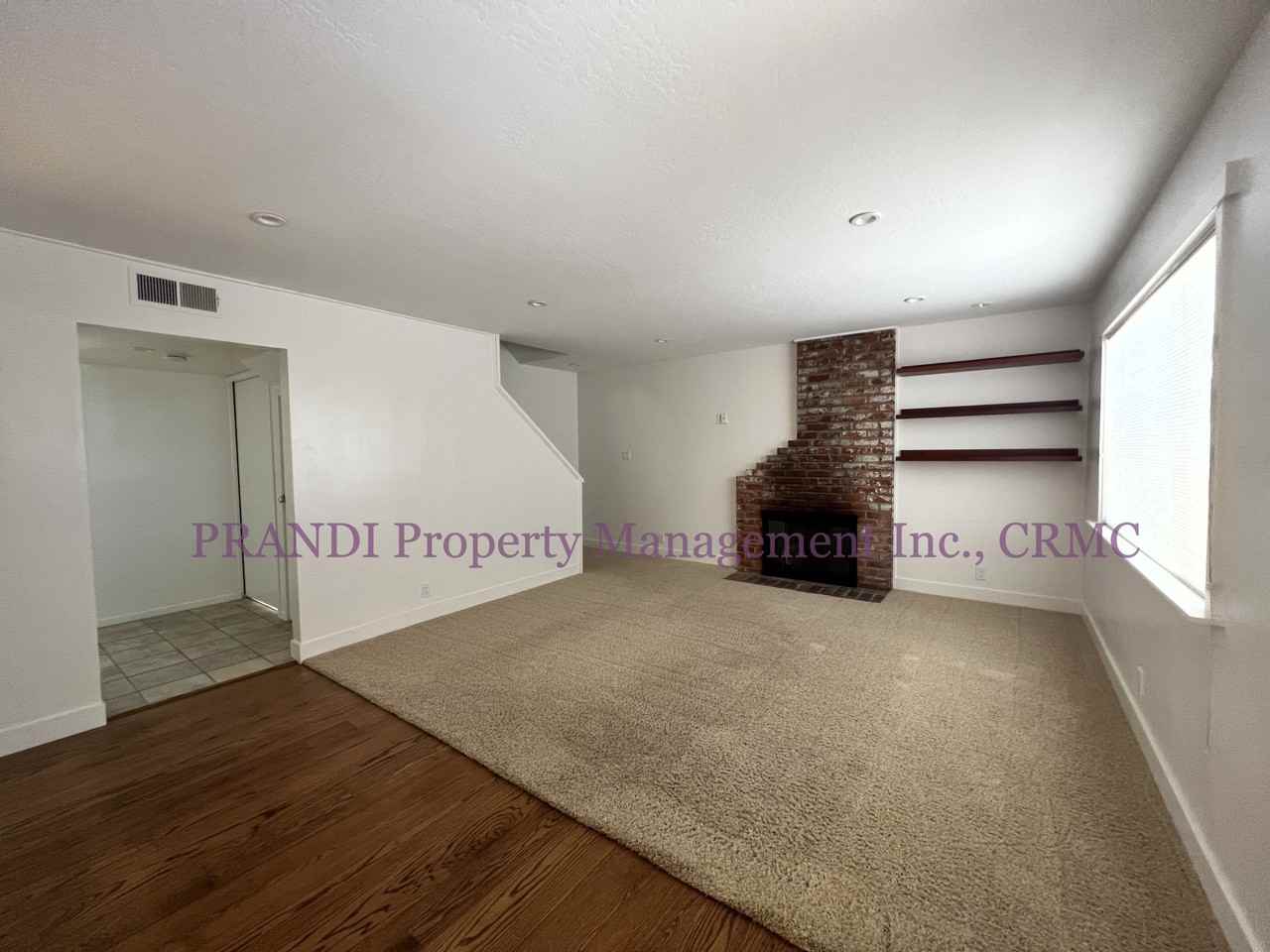 290 Blackstone Dr - Photo 3 of 13