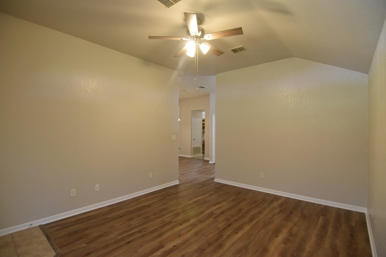 616 Olaf Dr - Photo 7 of 18