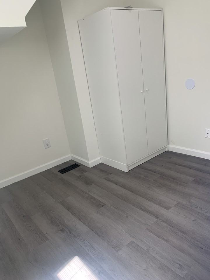 1104 Lexington Ave - Photo 3 of 30