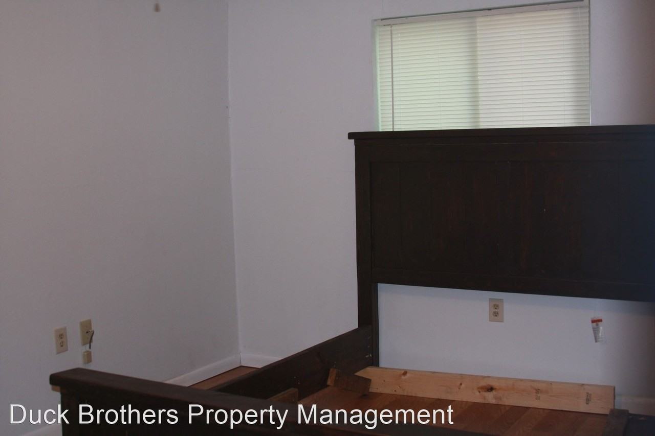 3305 Southerland Dr - Photo 2 of 22
