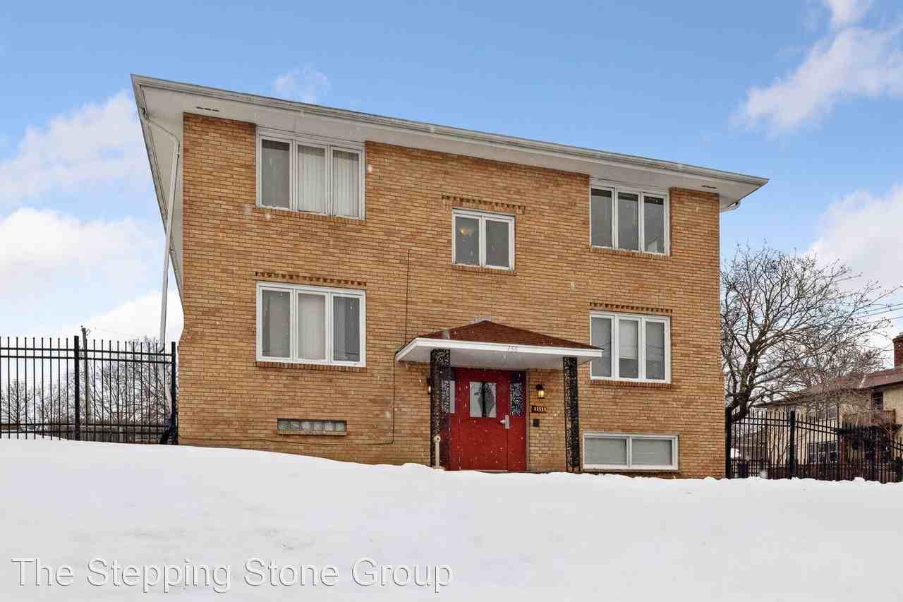 155 Cedar Lake Road North - Photo 3 of 29