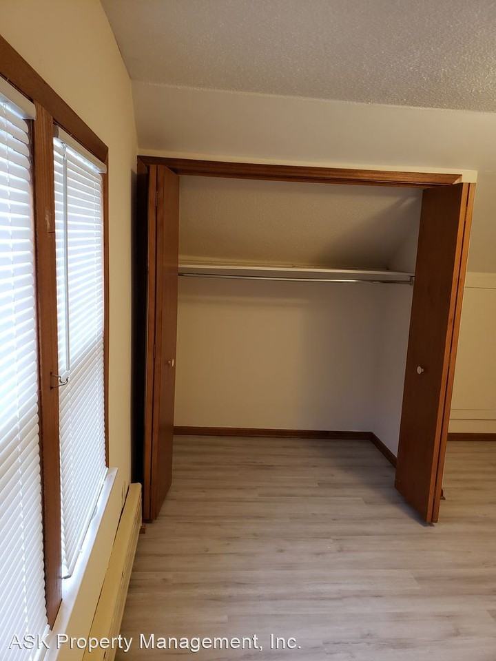 1743 Berkeley Ave - Photo 2 of 21