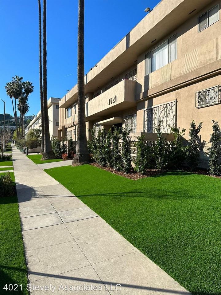 4021 Stevely Ave - Photo 3 of 5