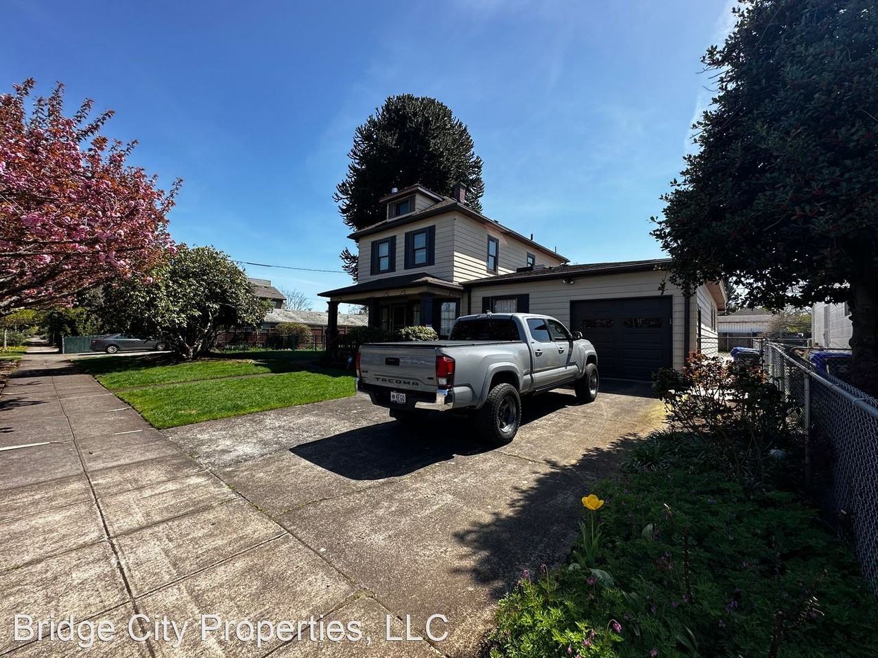 6604 Se Ramona St - Photo 3 of 35