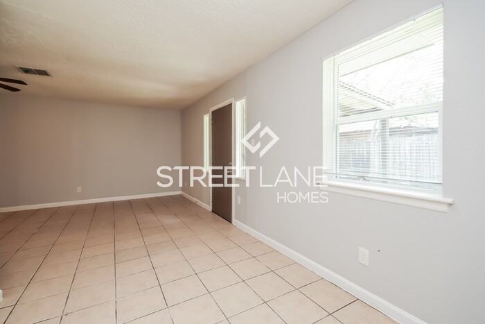 6660 W Fuqua Dr - Photo 2 of 16