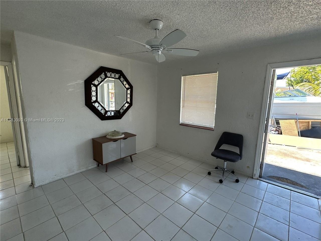 1816 Nw 24th Ter #1816 - Photo 3 of 8