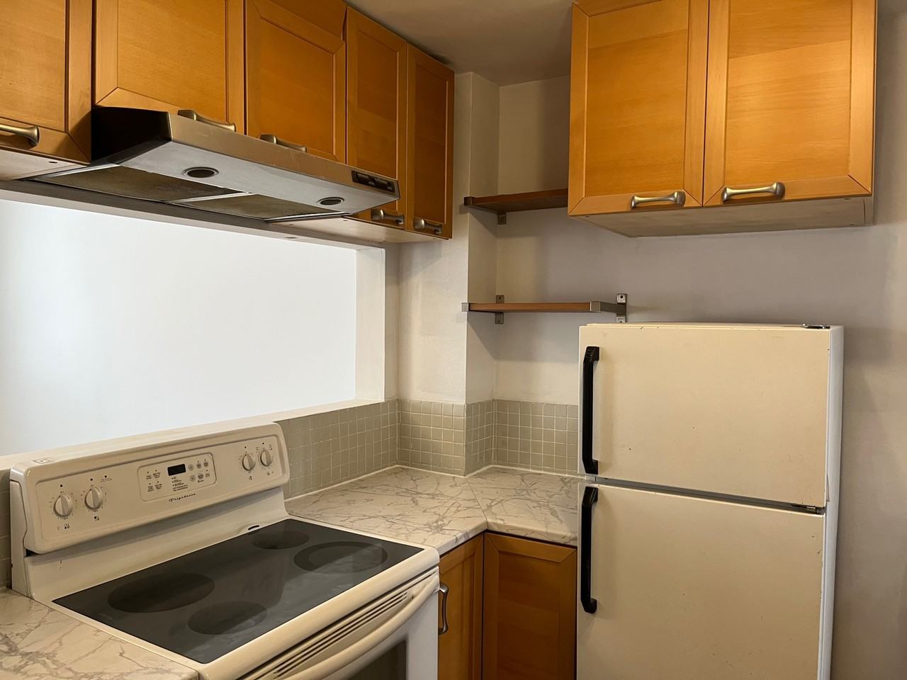 280 Eglinton Ave W - Photo 3 of 8