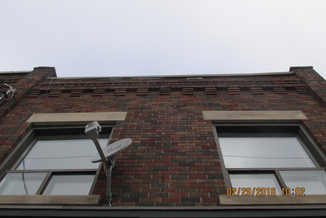 280 Eglinton Ave W - Photo 2 of 8