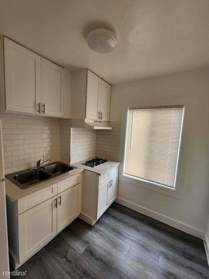 228 S Lake St - Photo 2 of 9