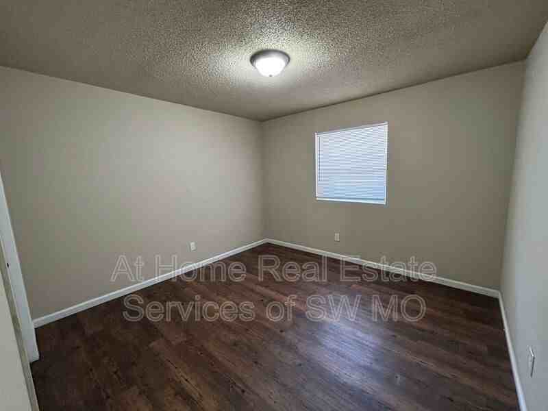 1400 S Campbell Ave #7 - Photo 5 of 6