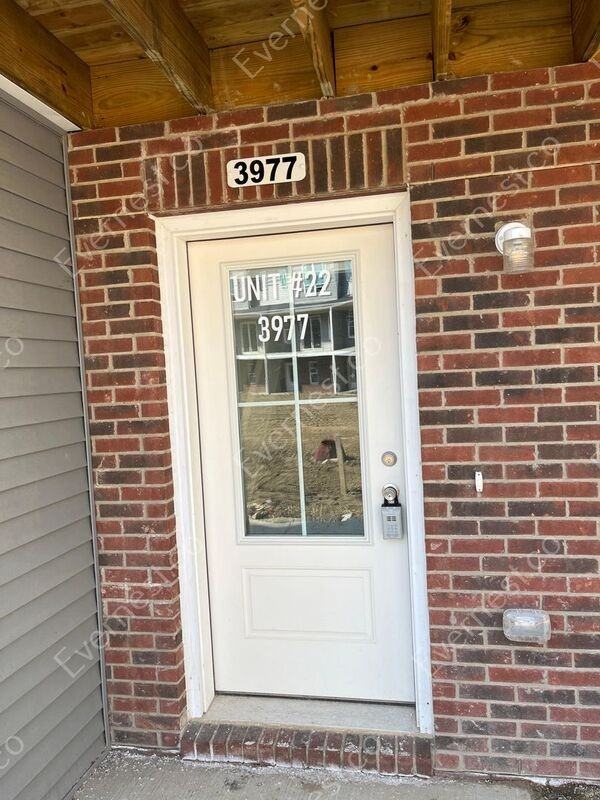 3977 Trailwaycommons Cir - Photo 2 of 34