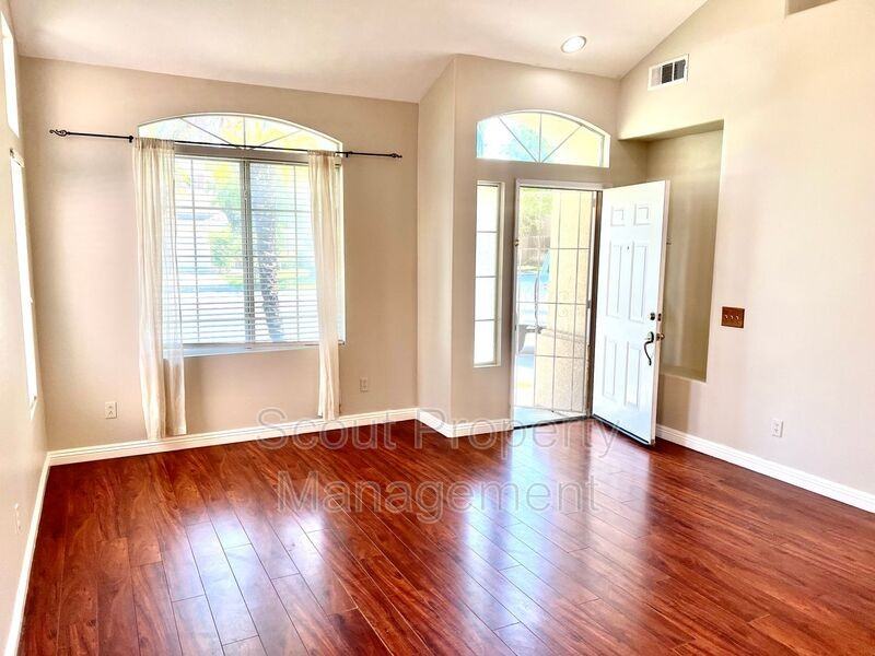 39511 Bainbridge Cir - Photo 2 of 26