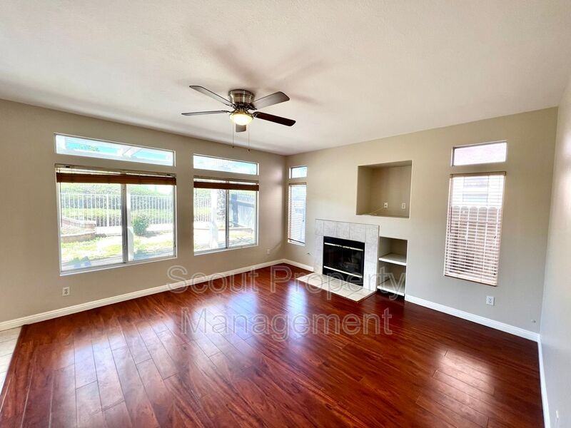 39511 Bainbridge Cir - Photo 5 of 26