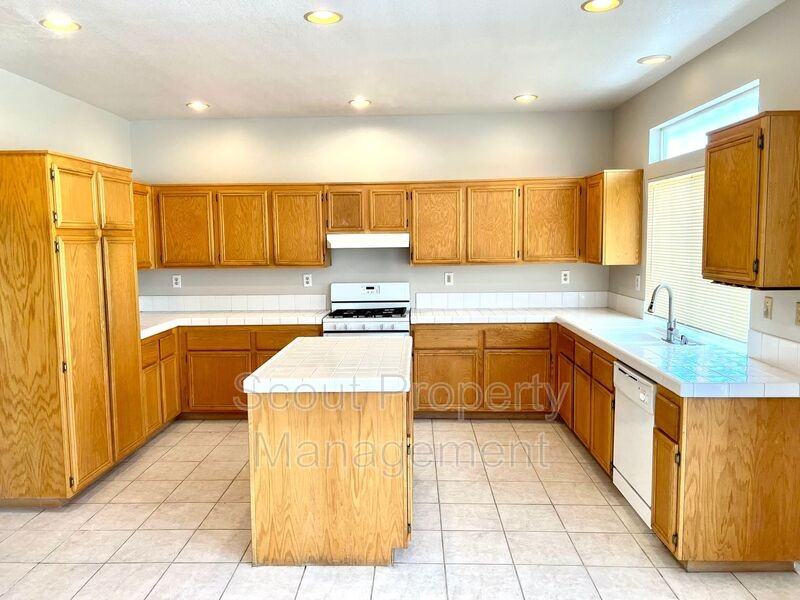 39511 Bainbridge Cir - Photo 7 of 26