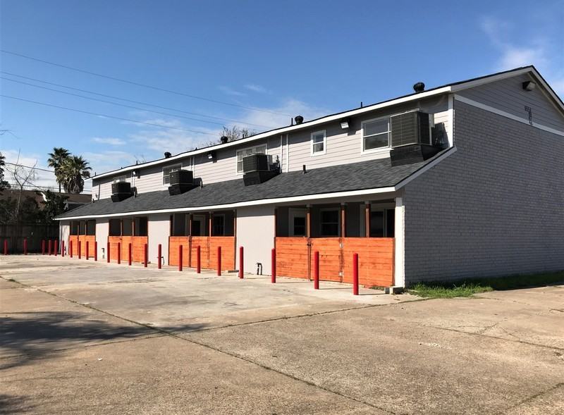 6553 Brittmoore Rd - Photo 2 of 10