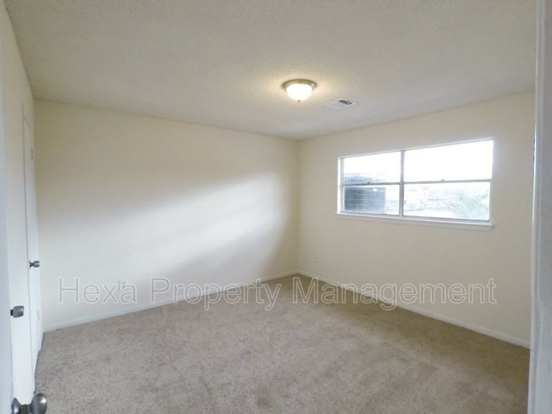 6553 Brittmoore Rd - Photo 3 of 10