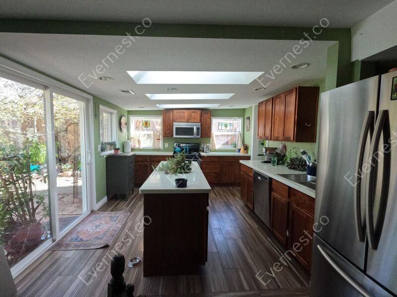 412 Scott Ave - Photo 2 of 21