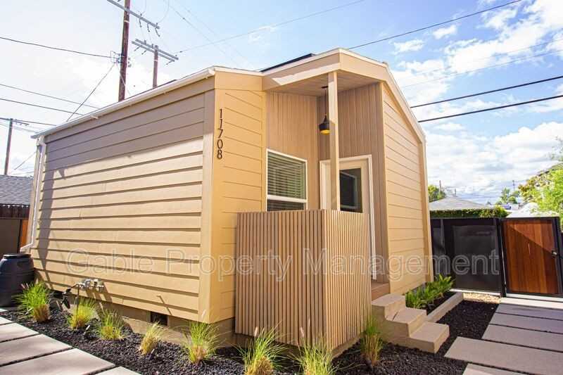 11708 Albers St - Photo 2 of 7