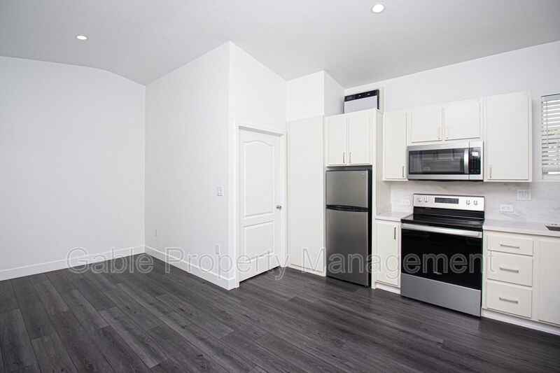 11708 Albers St - Photo 3 of 7