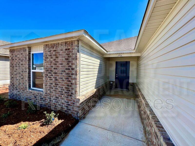 1916 Melina Dr - Photo 3 of 20