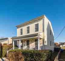 featured image of 1706 Moore St