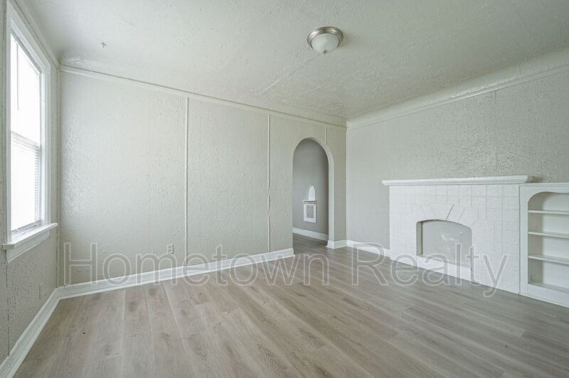 1427 Ne 28th St - Photo 2 of 11