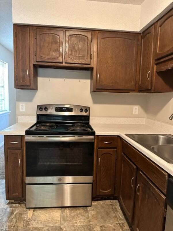 2116 Greenoaks Rd #1B - Photo 6 of 17