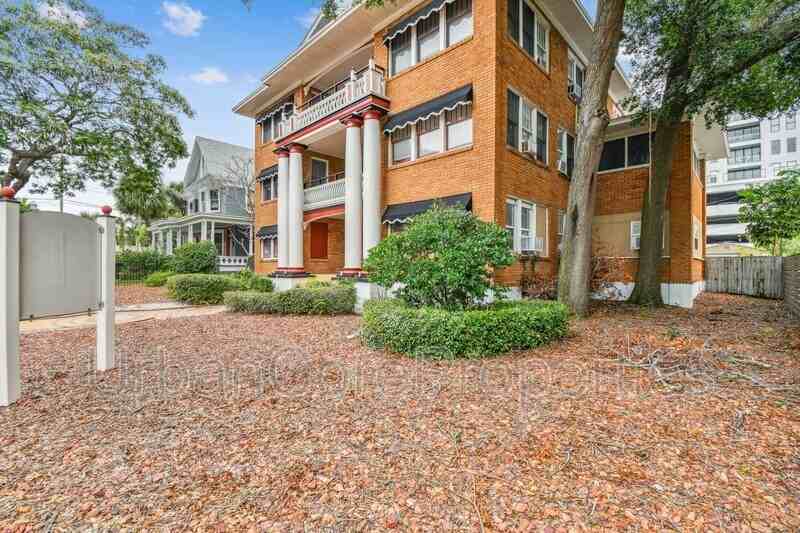 249 4th Ave N #12 - Photo 3 of 16