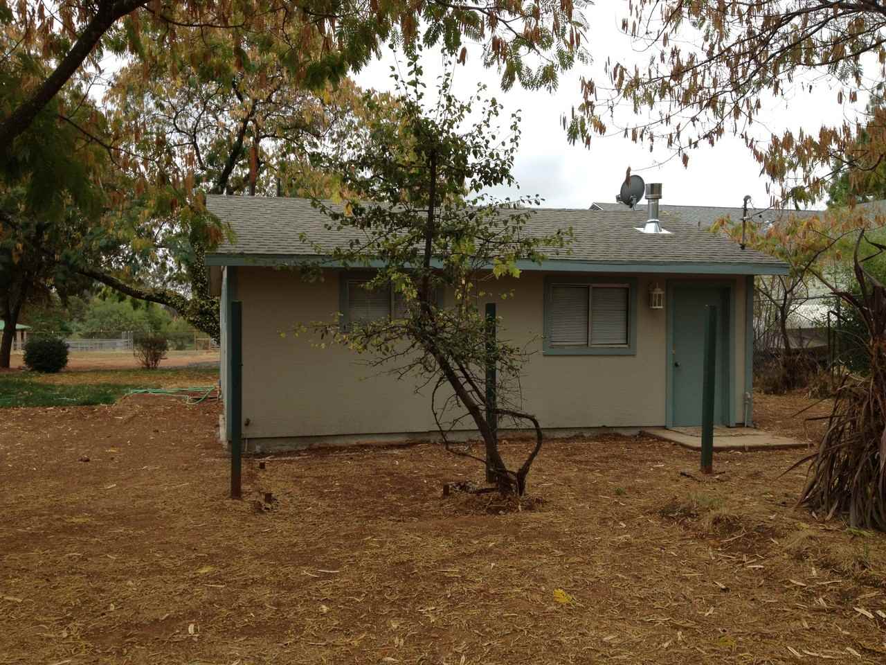 696 Damrow Ln - Photo 3 of 11