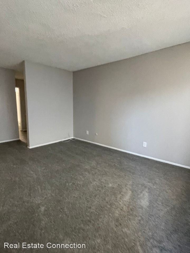 13707 Doty Avenue - Photo 3 of 13