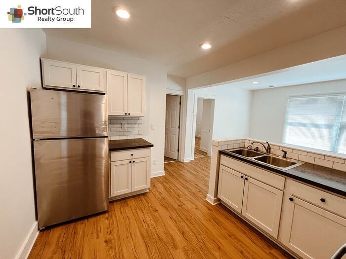 603 Emerald Ave Ne - Photo 3 of 14