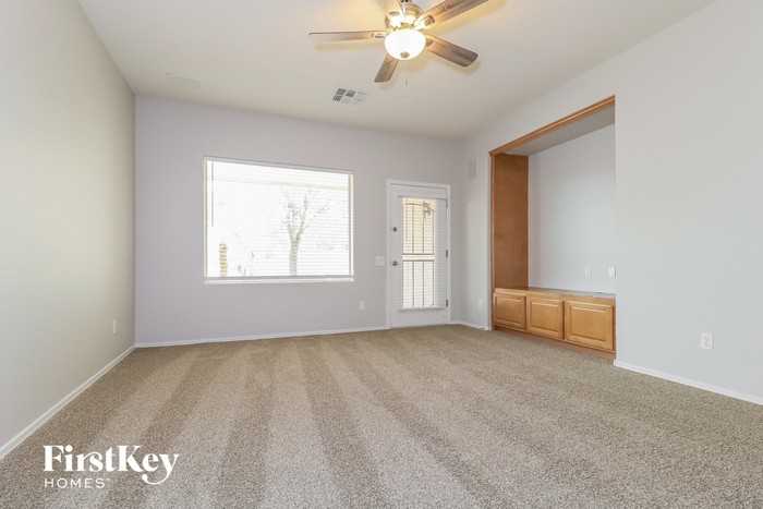 11709 W Tonto St - Photo 3 of 15