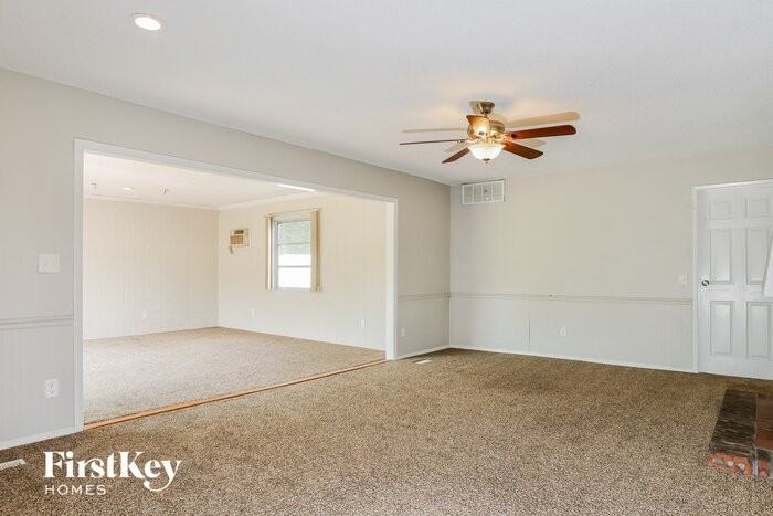 4752 Brawley Ct - Photo 3 of 15