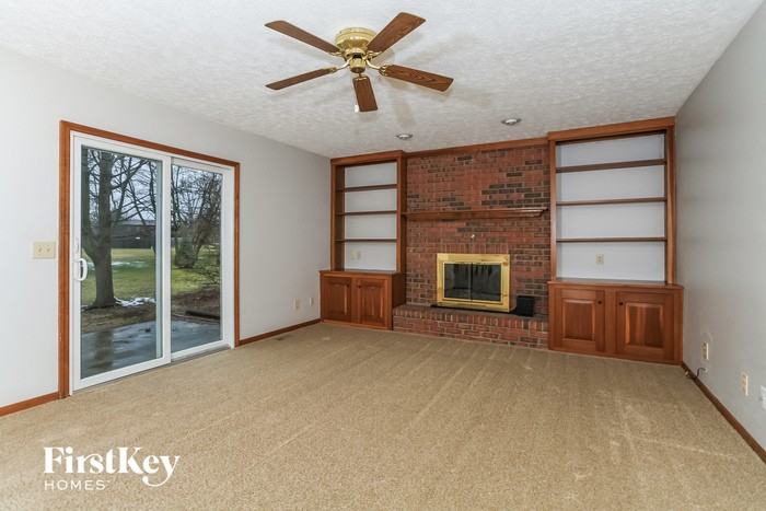 6071 Shawna Ct - Photo 3 of 15