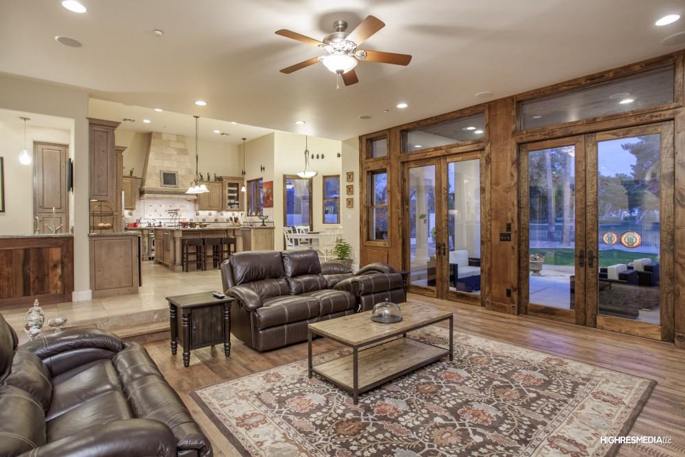 3411 N Valencia Ln - Photo 2 of 15