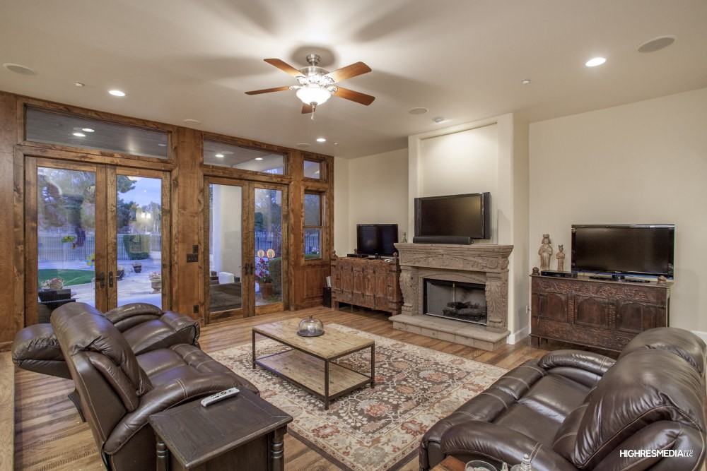 3411 N Valencia Ln - Photo 3 of 15