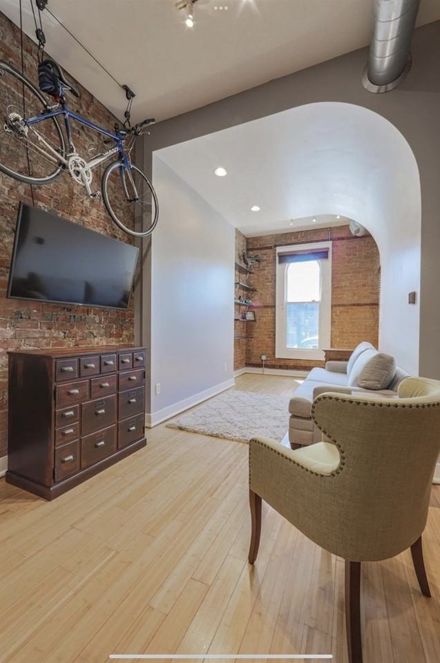1124 Race St #101B - Photo 3 of 25