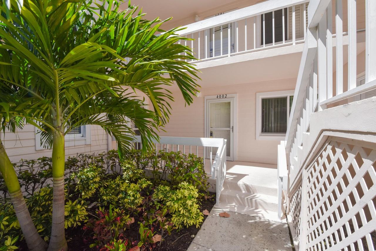 5811 Ne Gulfstream Way #4002 - Photo 3 of 23