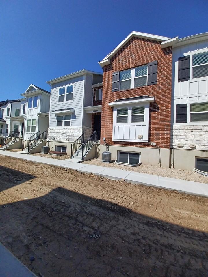 2060 N 3900 W #1 - Photo 3 of 44