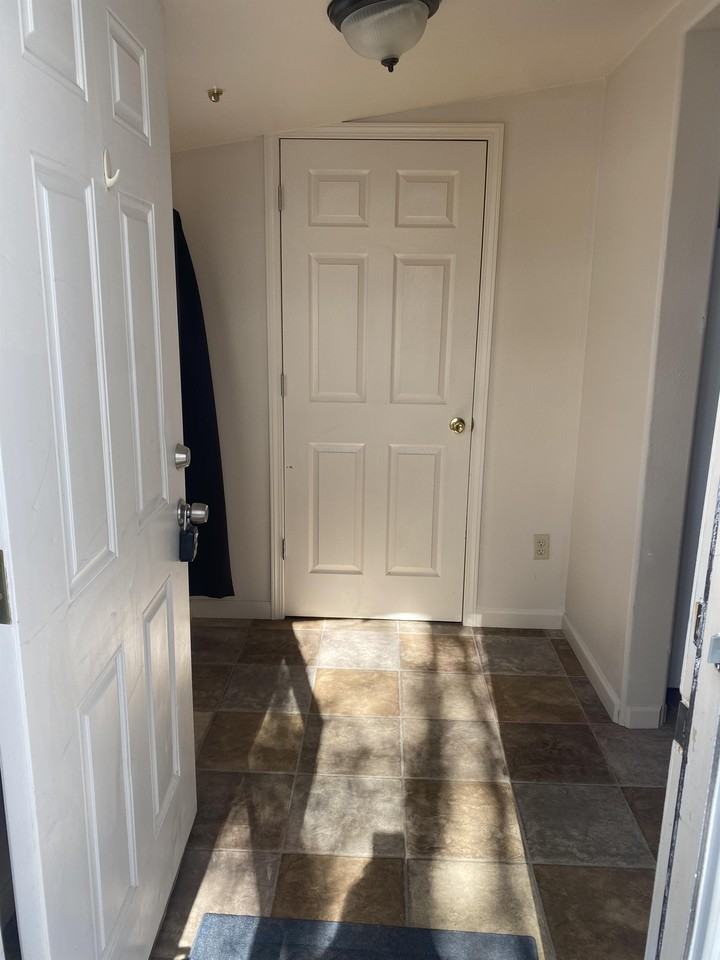 310 E Spruce St #1 - Photo 4 of 17