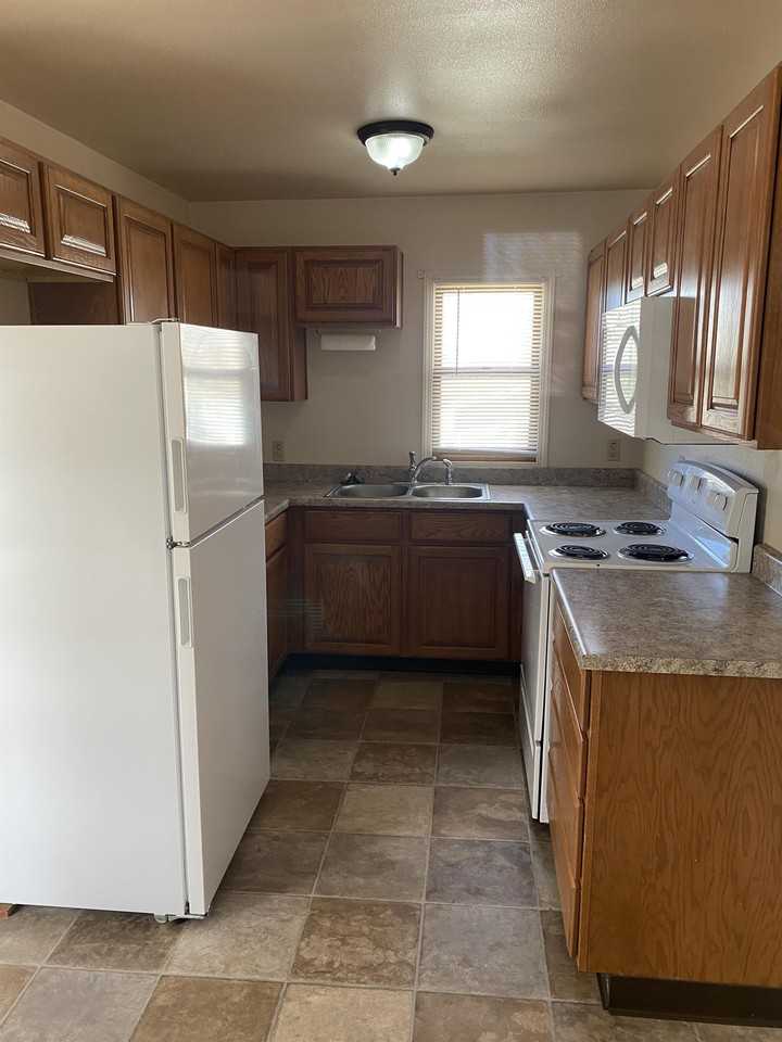 310 E Spruce St #1 - Photo 7 of 17